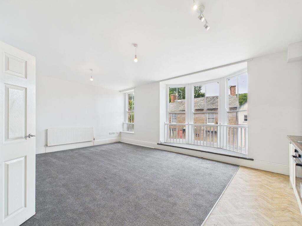 Open plan kitchen/living room
