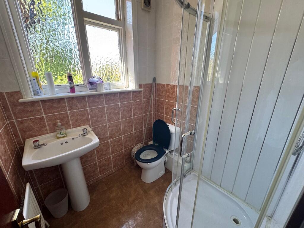 Main bathroom