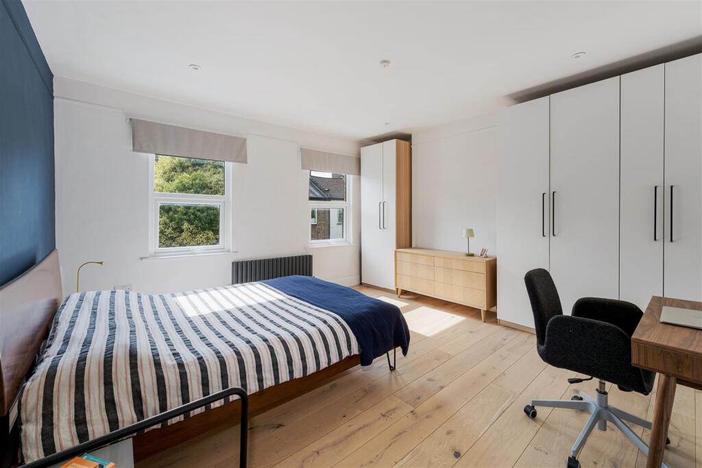 Ickworth Park Road E17