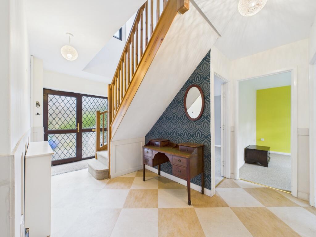 CAM01740G0-PR0486-STILL011