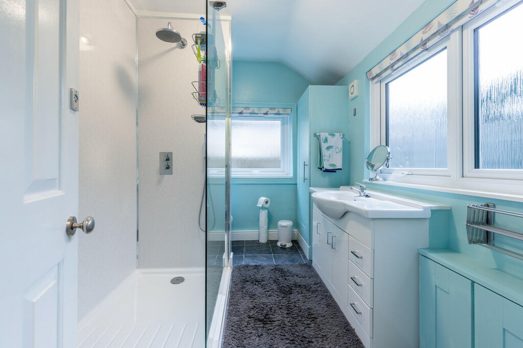 Downstairs Shower...