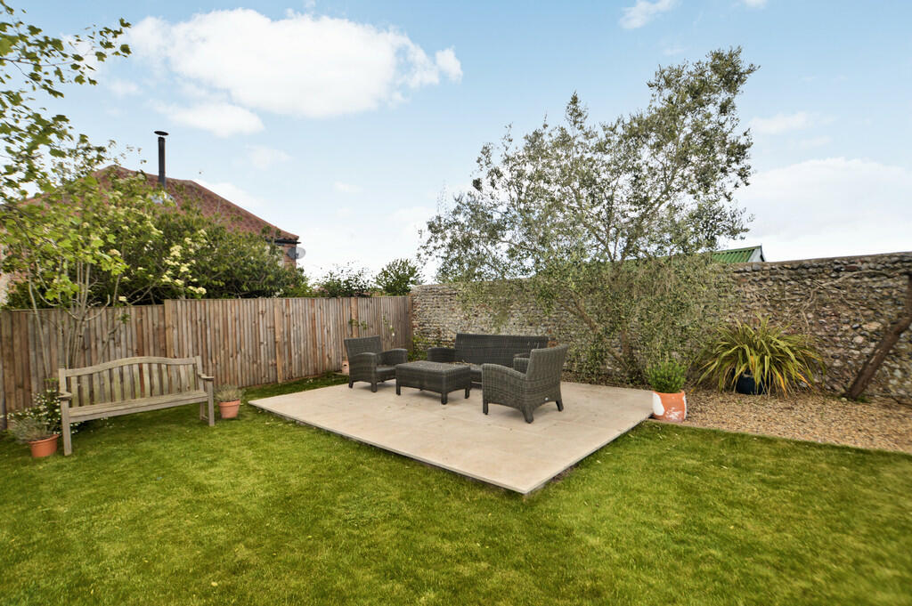 Rear Patio Extern...