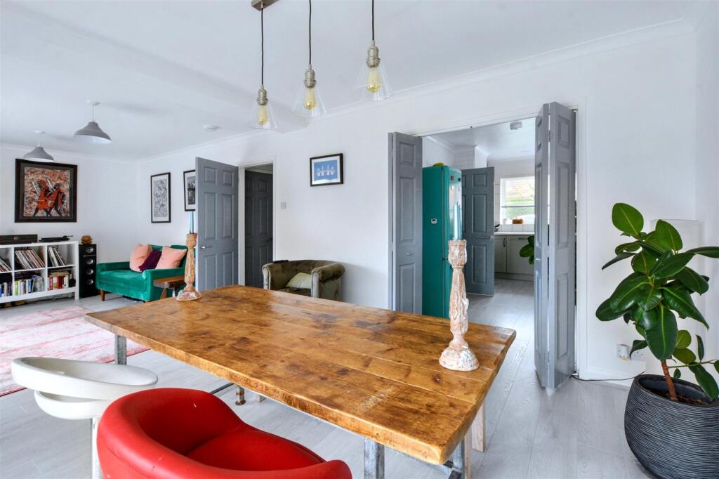 Open Plan Living/Dining Area