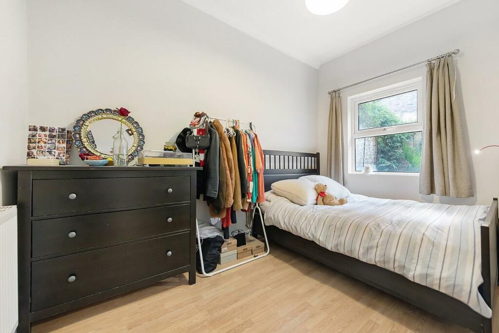 Bedroom (3).jpg