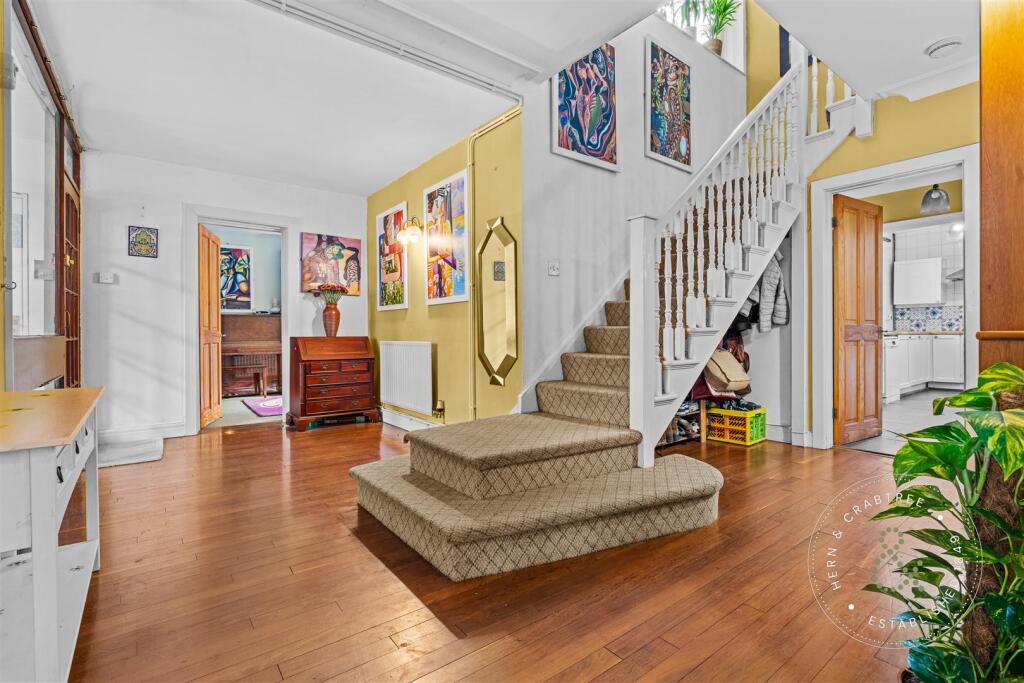 Hendre Close, Hern Crabtree (3).jpg