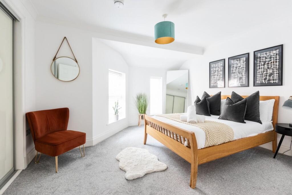 14c Monmouth Place, Bath, BA1 2AX-17.jpg