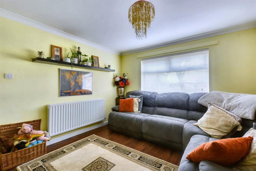 Living Room_3.jpeg