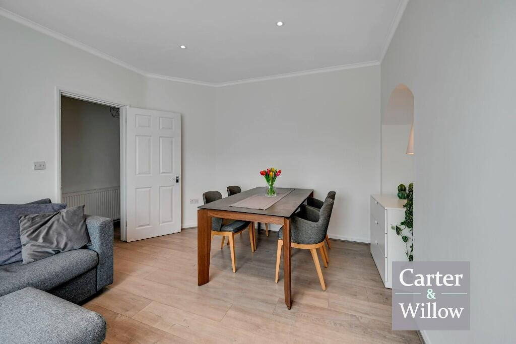 Reception room 