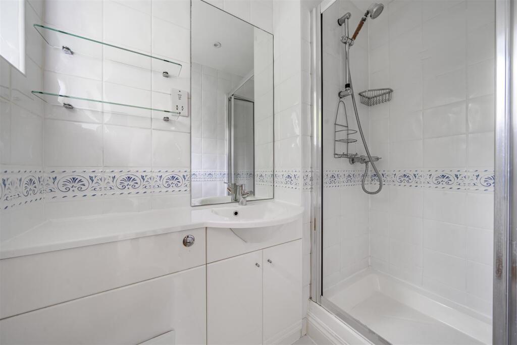 En-suite shower room.jpg