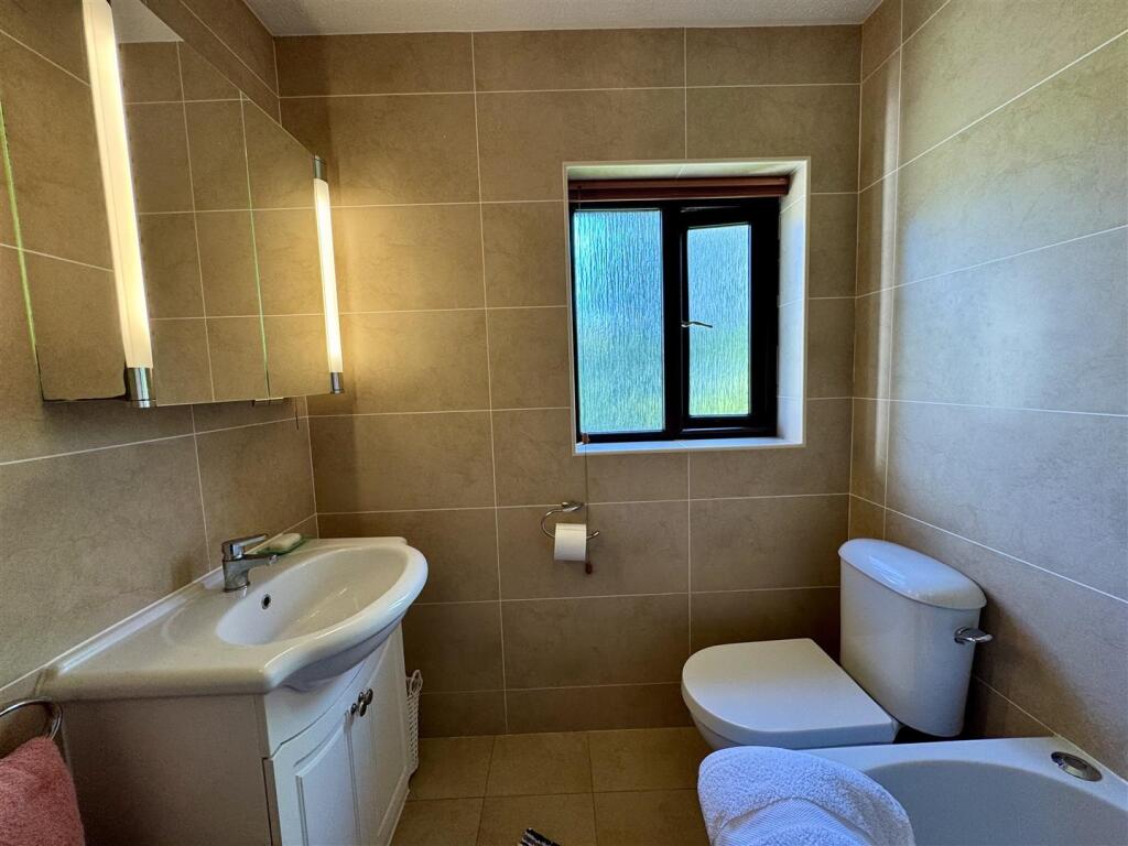 En-Suite Bathroom