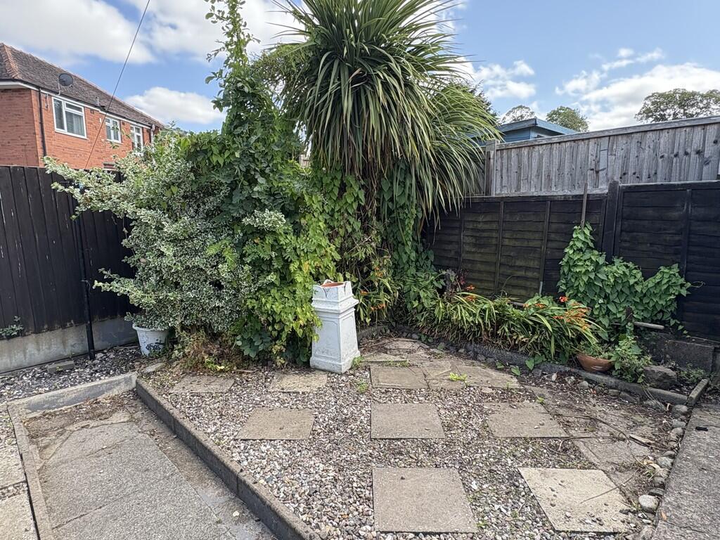 garden bottom pat...