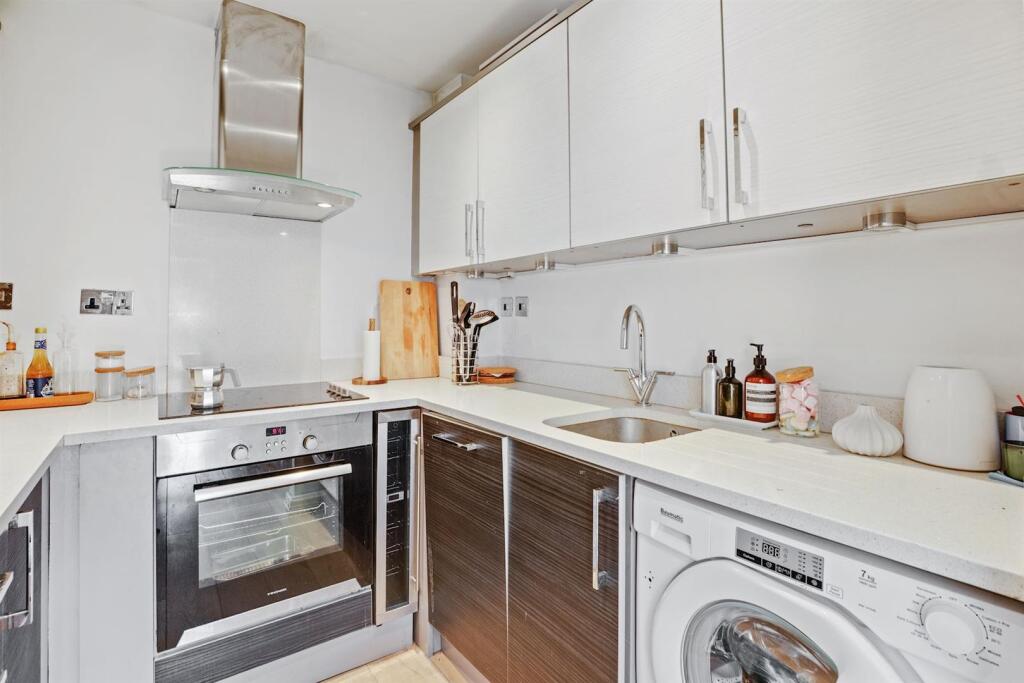 09-e67d83508-HMF-JJ-Southgate Rd-9 (1)-medium.jpg