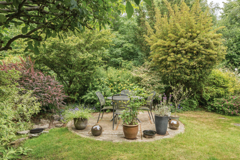 1304901-7-6846f11...