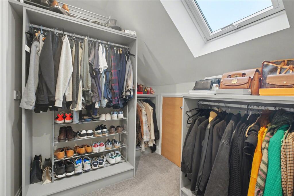 Walk-In Wardrobe