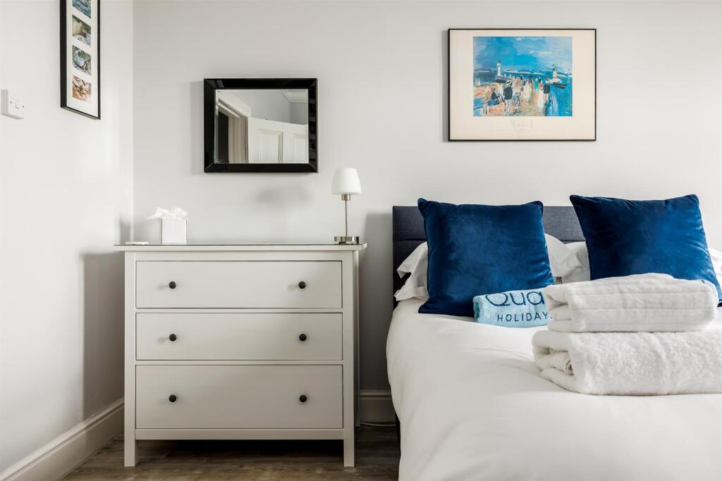 5ParkLakeRoad-18web300.jpg