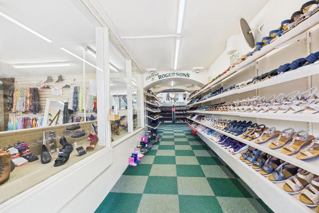 CAM04201G0-PR0094-STILL020