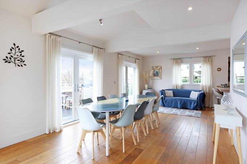 Dining area - 2