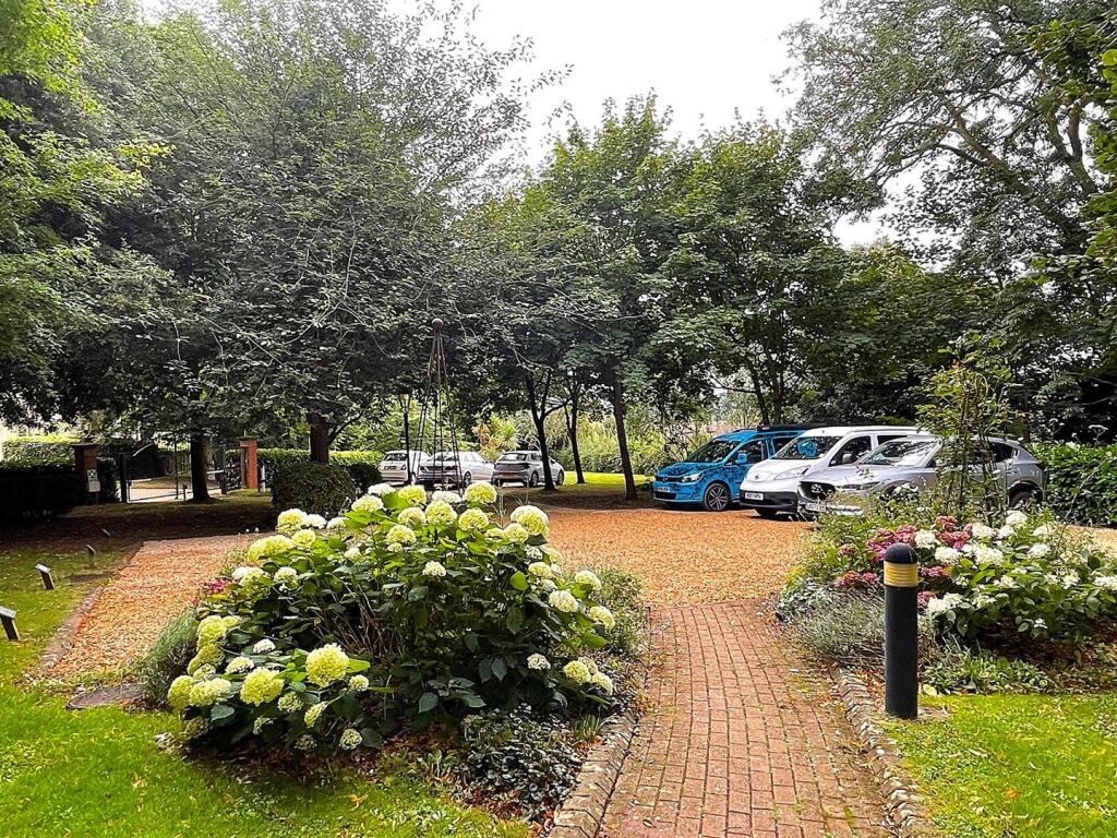 Communal Grounds