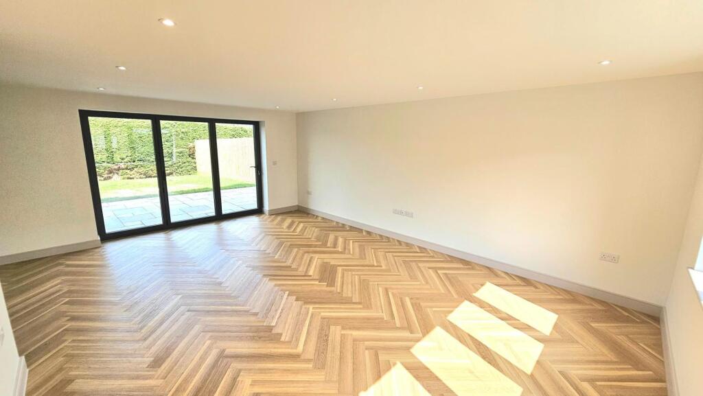 10 Magnum Plum Way living area 2.jpg