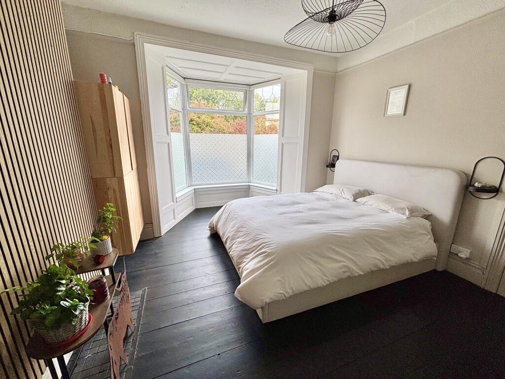 Bedroom 4/lounge