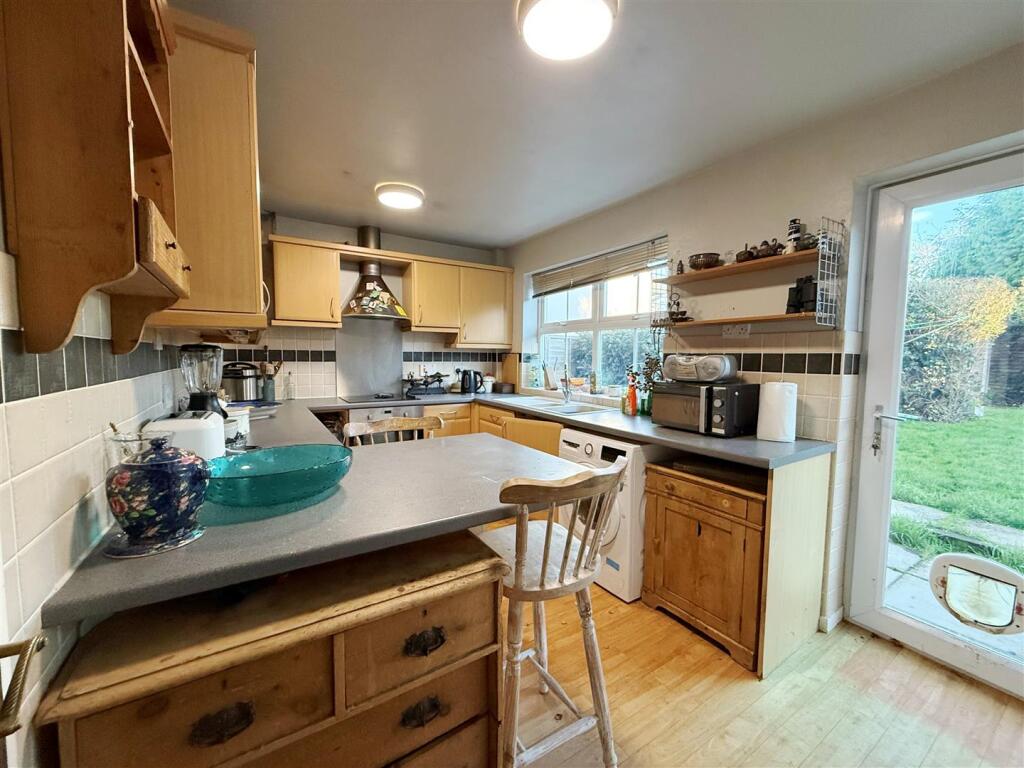 23 Mill Farm Close (4).jpeg