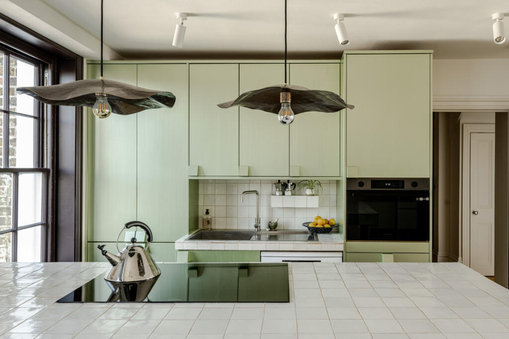 273460 - INIGO_REGENCY COURT-125.jpg