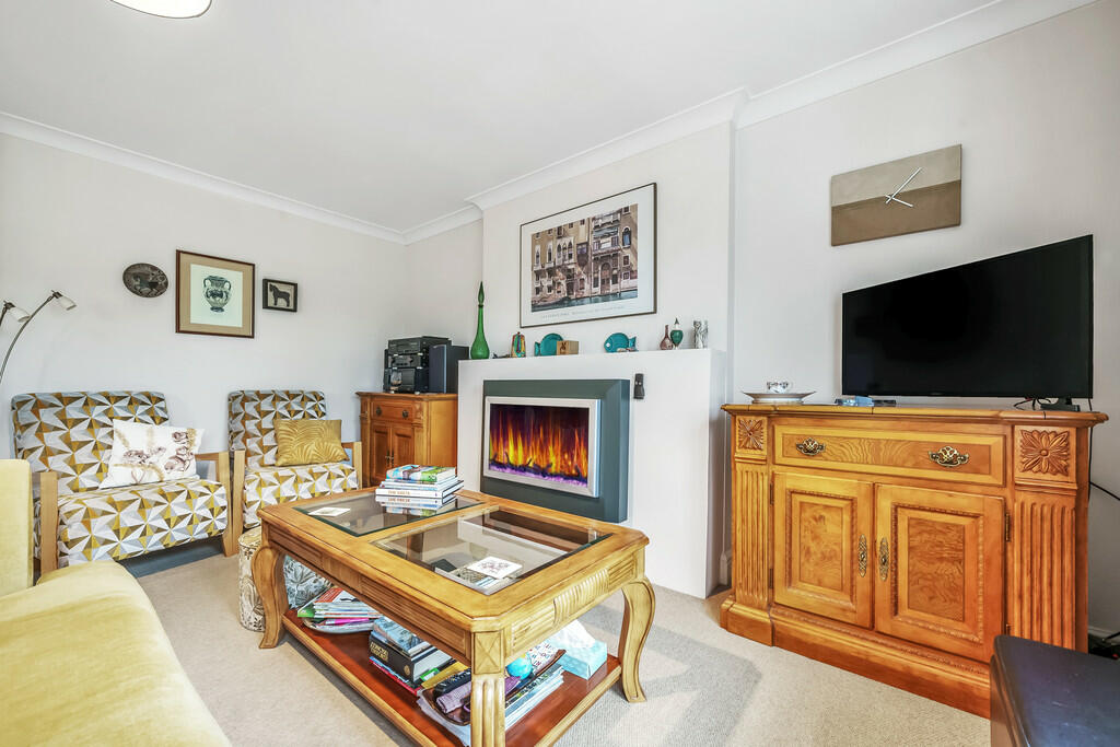 Living / Dining R...