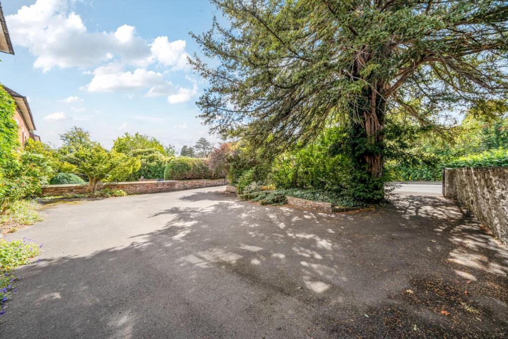 Parking and turning area.jpg