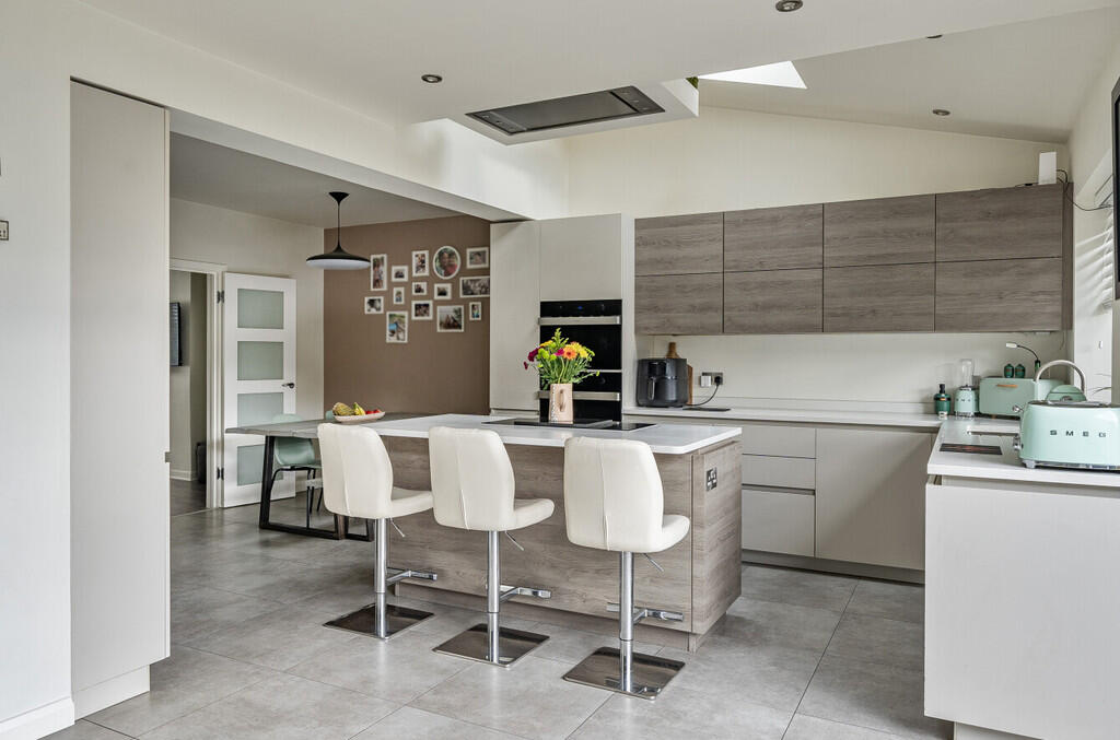 1342802-7-68a73fd...