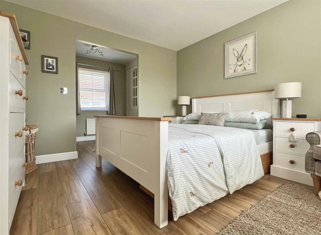 Bed 1.jpg