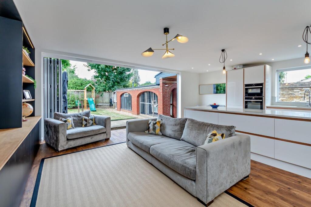 8660166-interior13-800.jpg