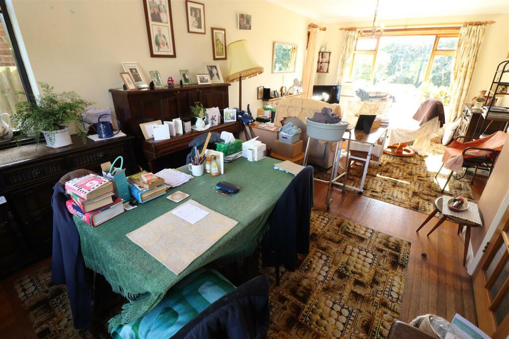 Lounge / Dining Room