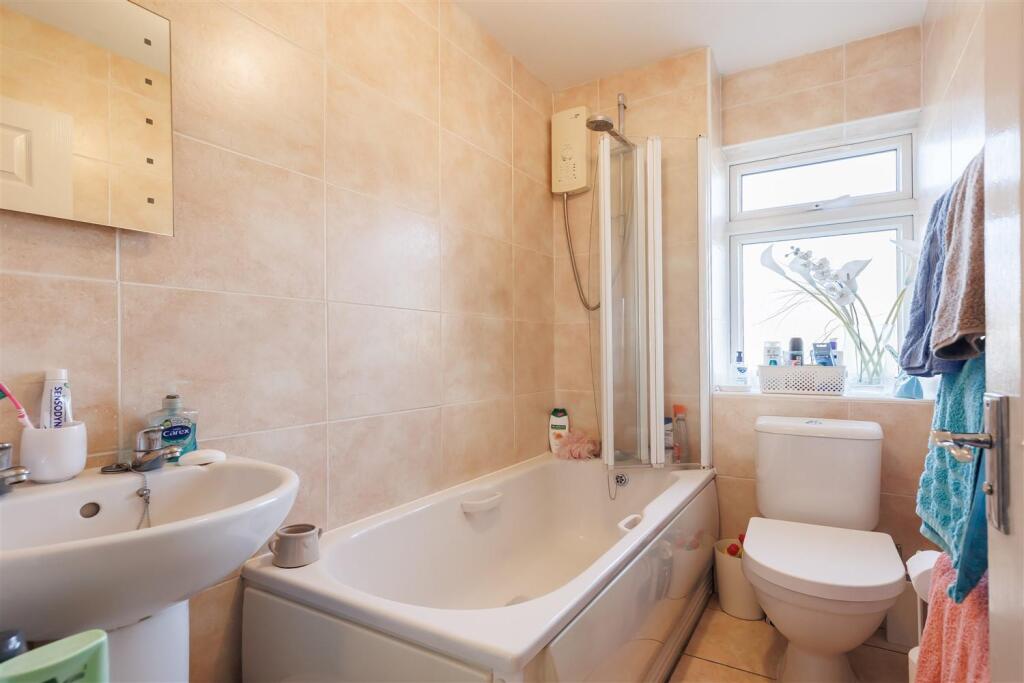 16 Highfield Gr (17).jpg