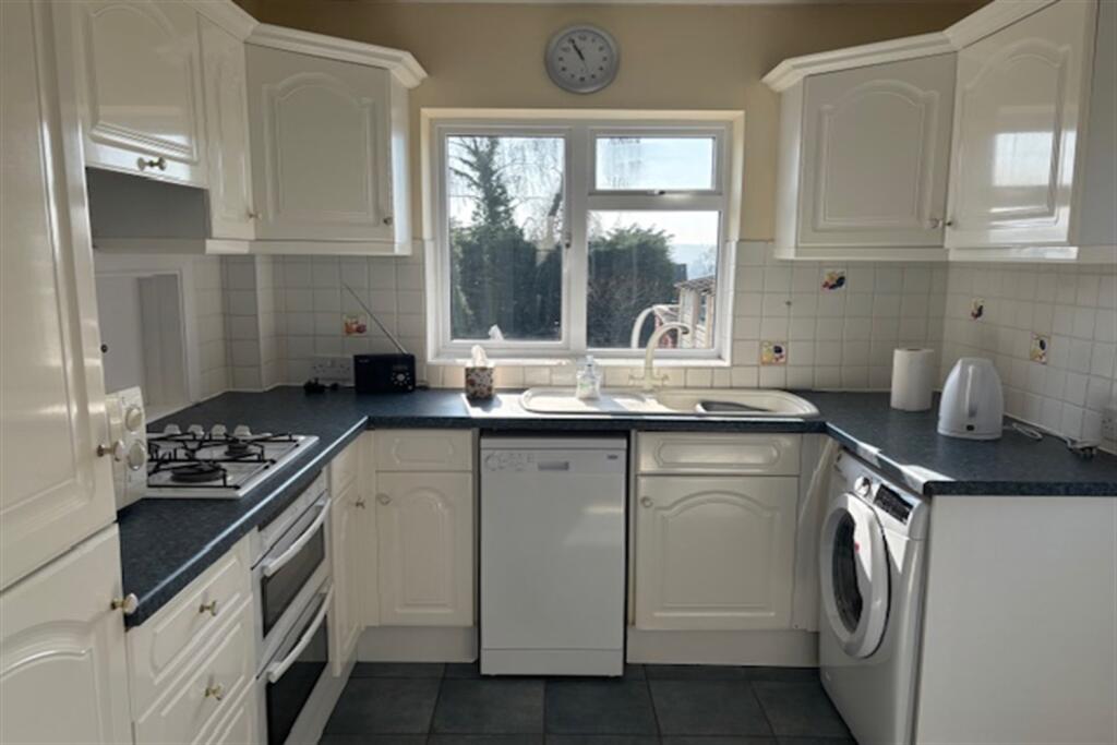 Kitchen (Main)