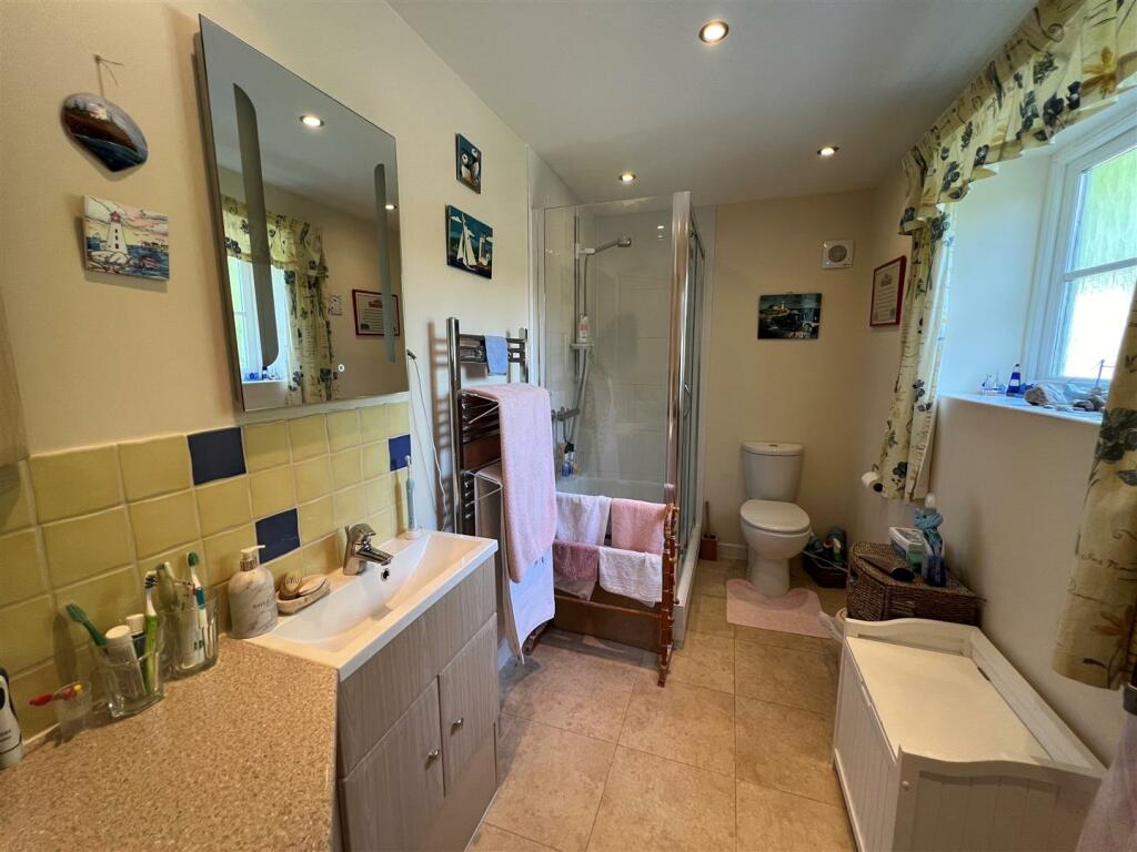 Shower room.jpg