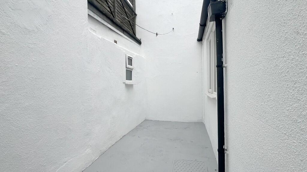 Rear Patio Garden