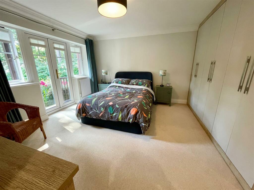 5. bed1.jpg