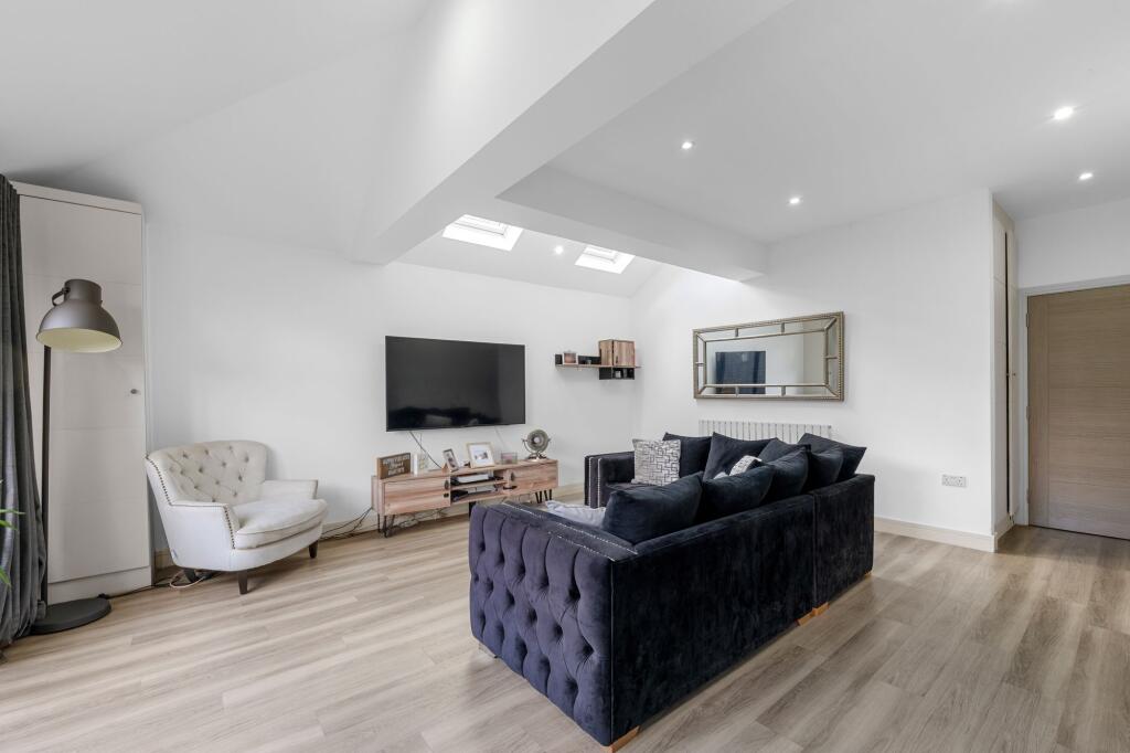Lounge/Kitchen Area