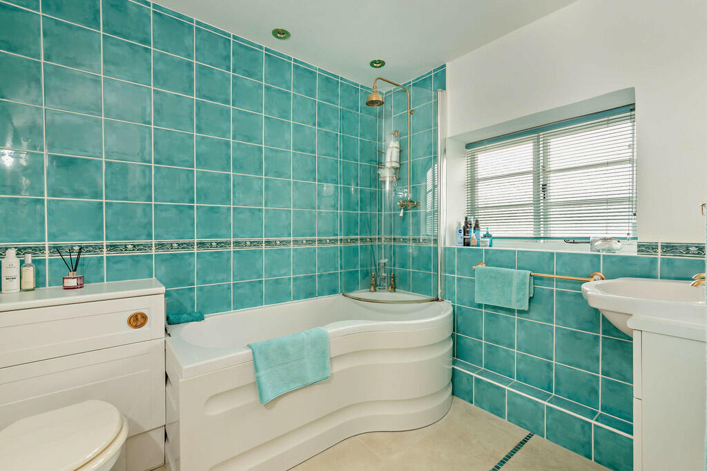 8619757-interior0...