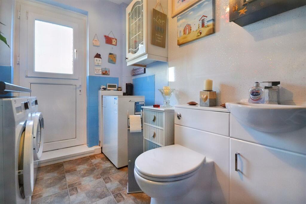 Utility Room/WC
