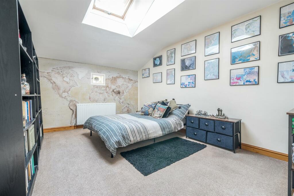 BEDROOM 4
