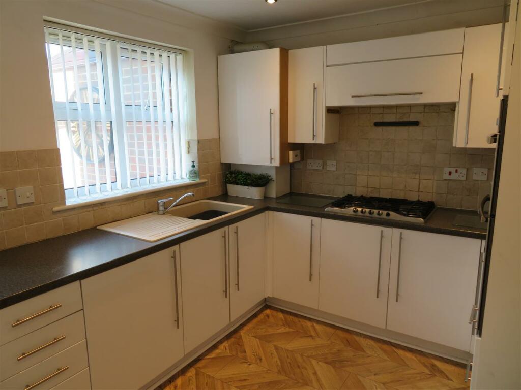 2 Terence  Kitchen3.JPG