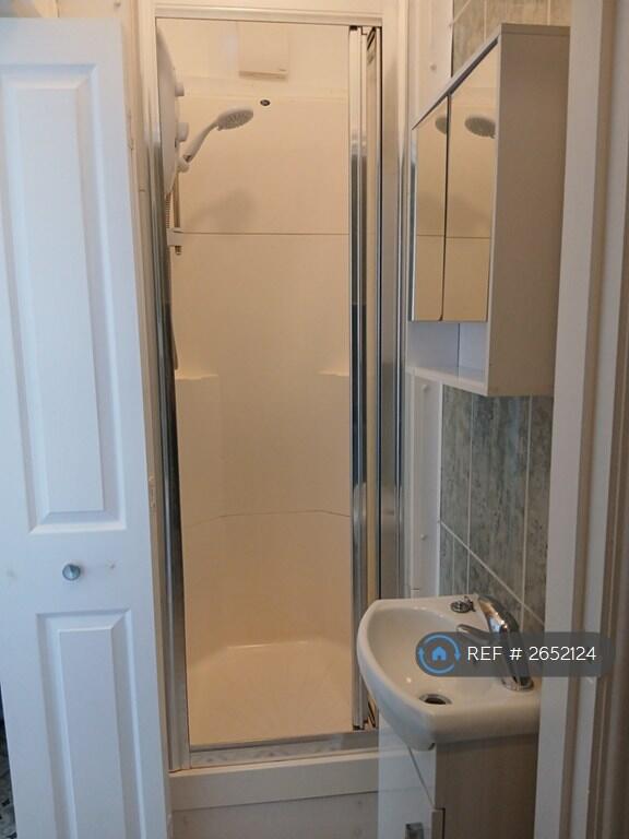 Shower With Electric Shower