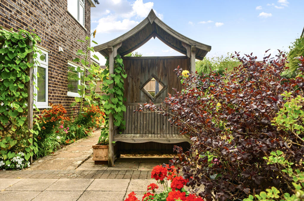 1329485-13-688219...