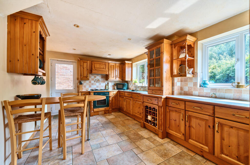 1324997-8-6874fe9...