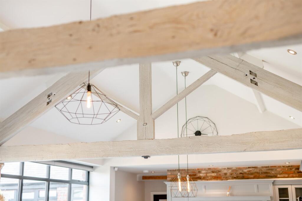 8654036-interior31.jpg