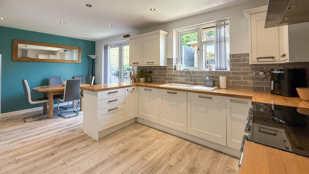 Kitchen/dining ro...