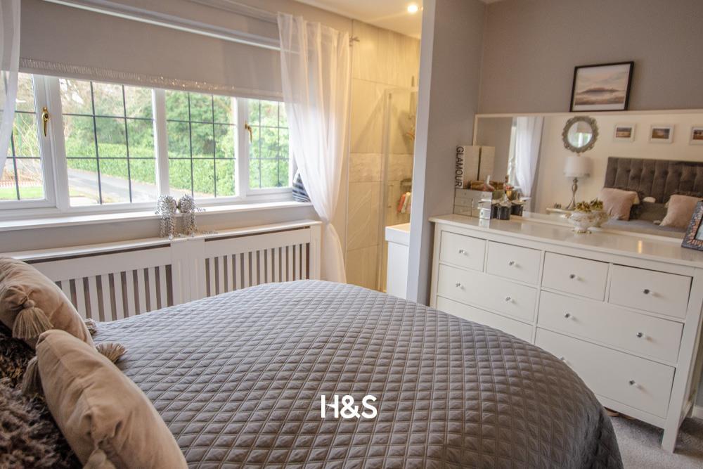 18 Palmers Close - Bedroom 1.jpg