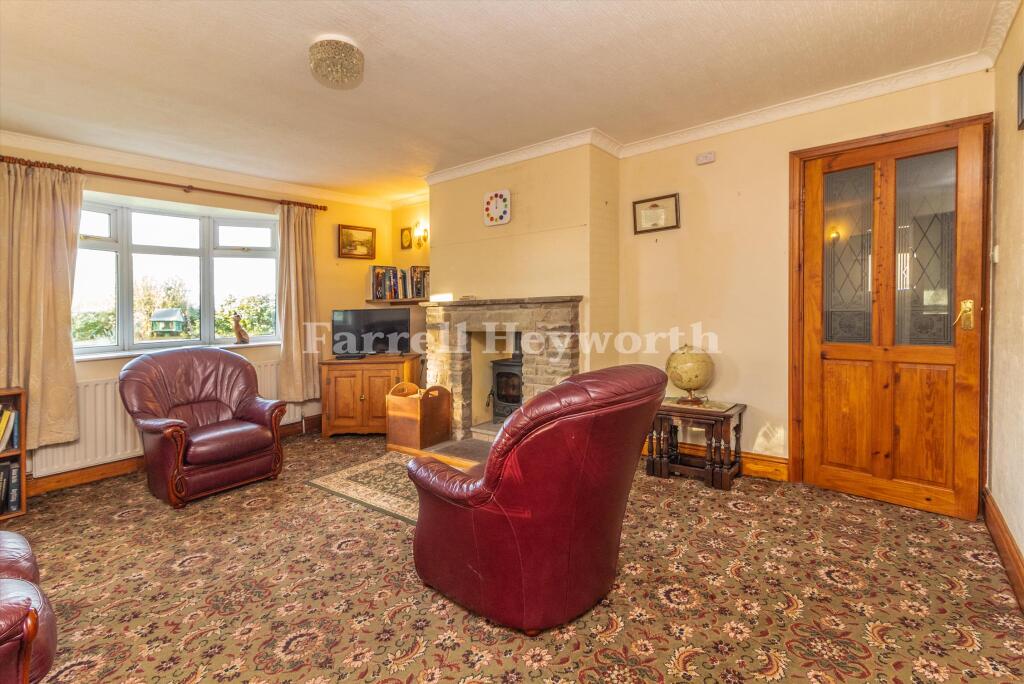Lounge image 3