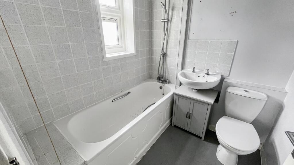 16 Heath Road, Crayford, Dartford, DA1 3NP